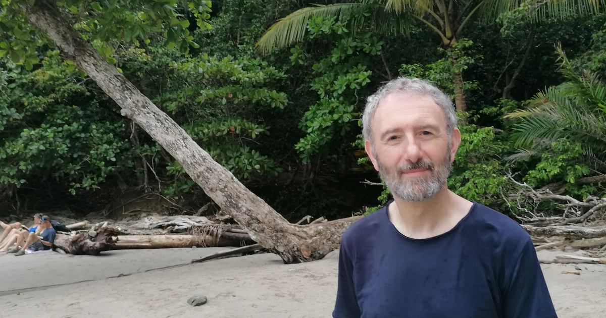 Debemos decidir si queremos relacionarnos con el planeta como depredadores, huéspedes o socios